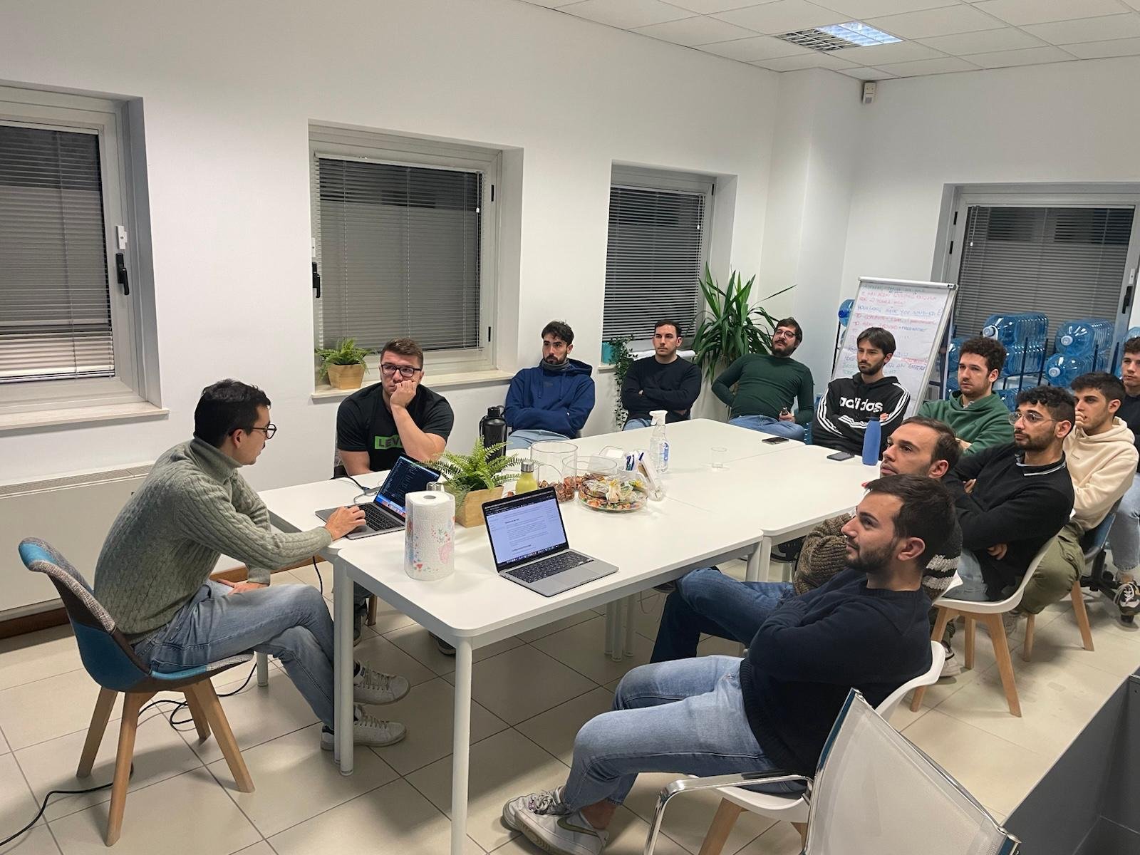 Una sessione di formazione interna in Dieffetech